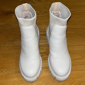 Steve Madden Hayle Platform Chelsea Boot